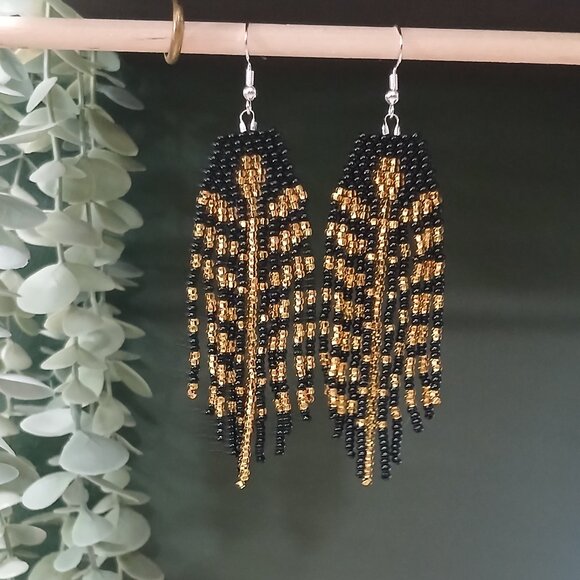 Handmade indigenous beadwork - fringe earrings - Picture 1 of 1